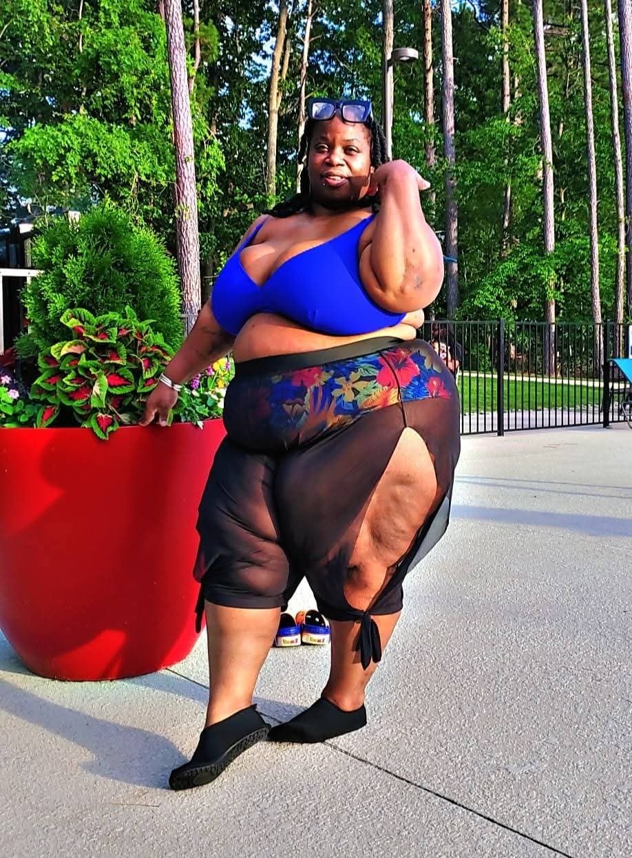 Big booty man hating feminist that I would ruff fuck in her ass & I would not pull out 137