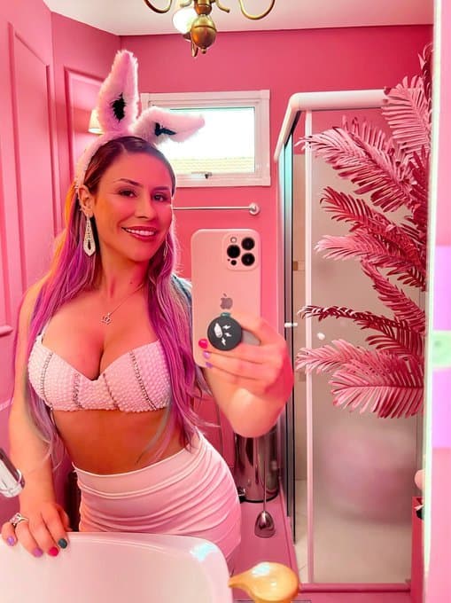 Click to view full size Emme White, Milf Ruiva Maravilhosa Toda Gostosa #Ruiva #Milf #Linda #PutaGostosa