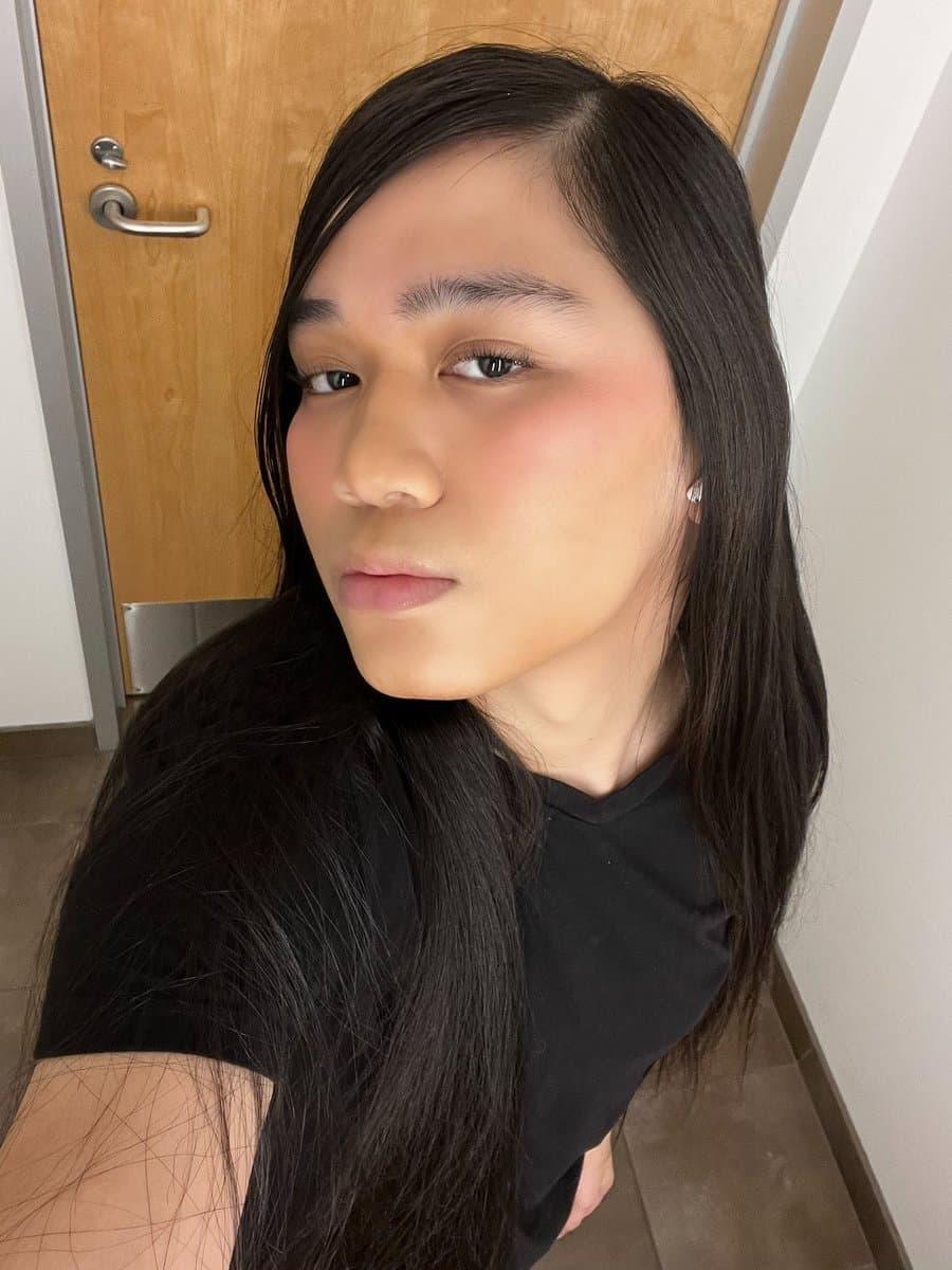 [FURRY] ??? vietnamese nonbinary femboy with a cute face (ņöväfłüffÿħüşķŷ)