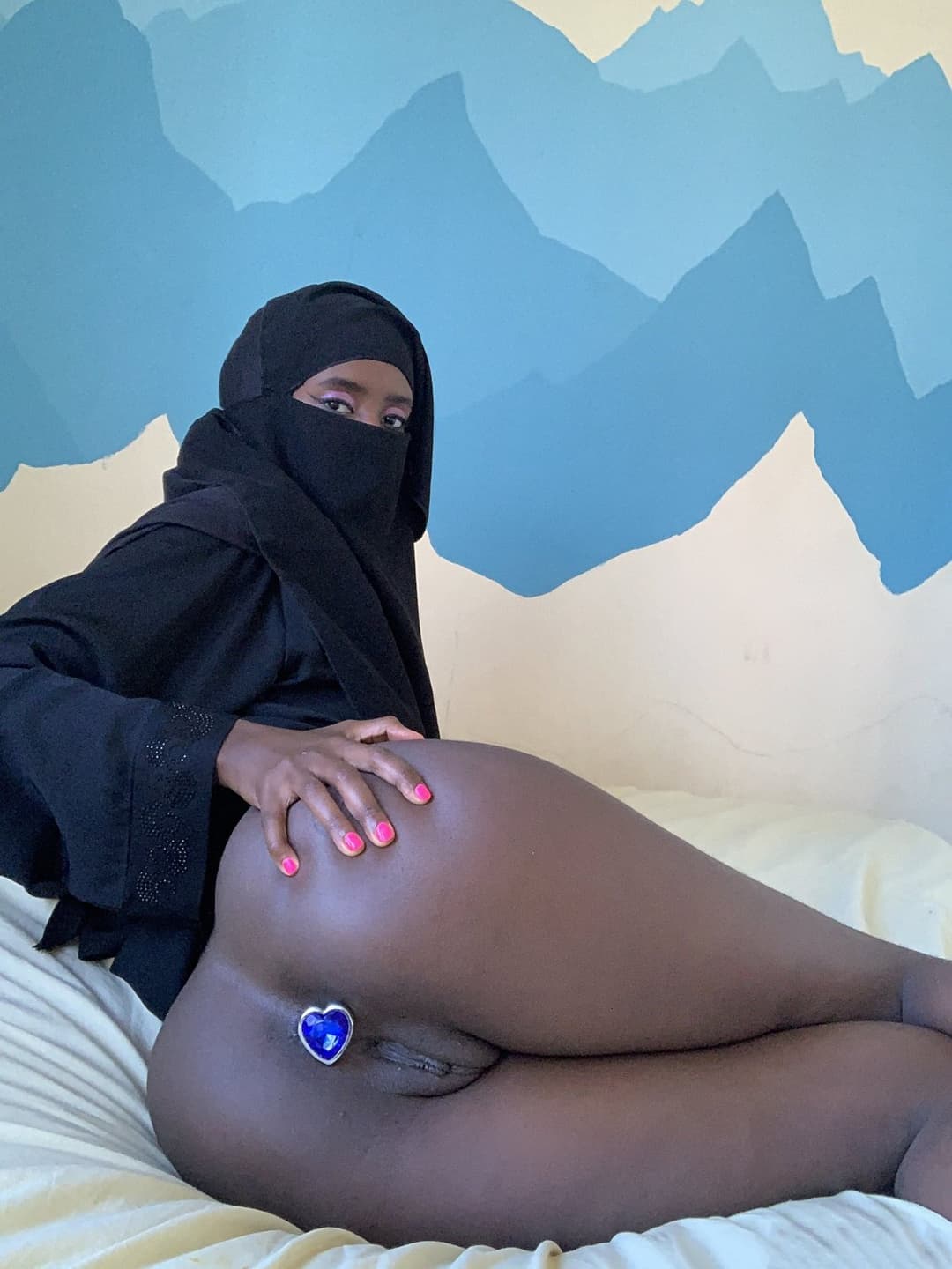 Kenyan Ebony Hijab Escort Works In Dubai