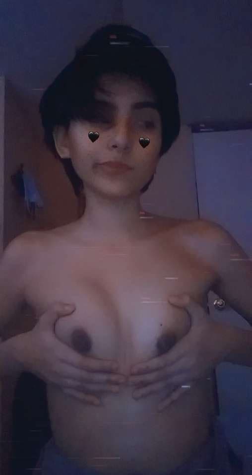Alexia, 20yo (and her nude) irls