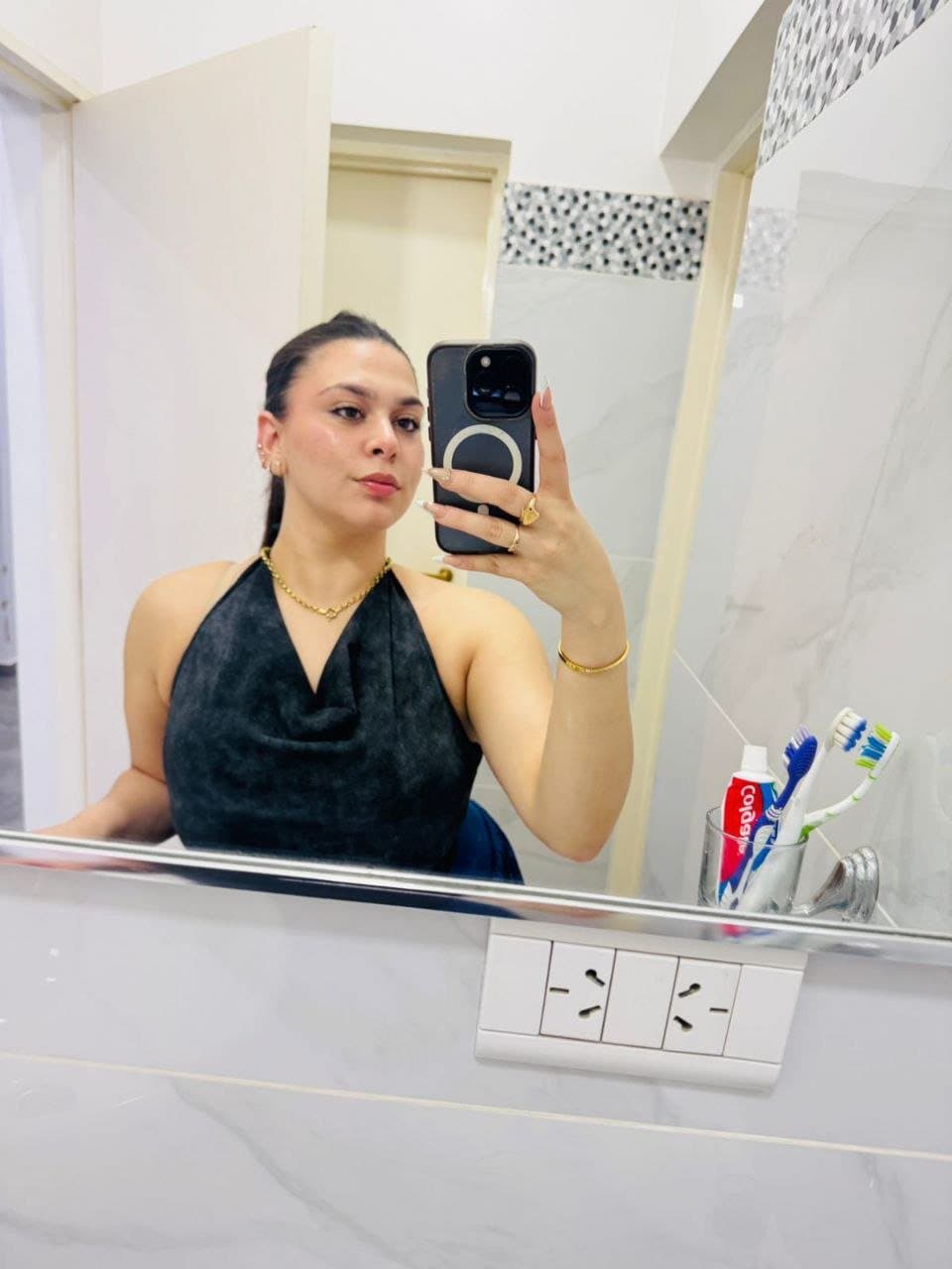 Estrella gitana de 20 tetona