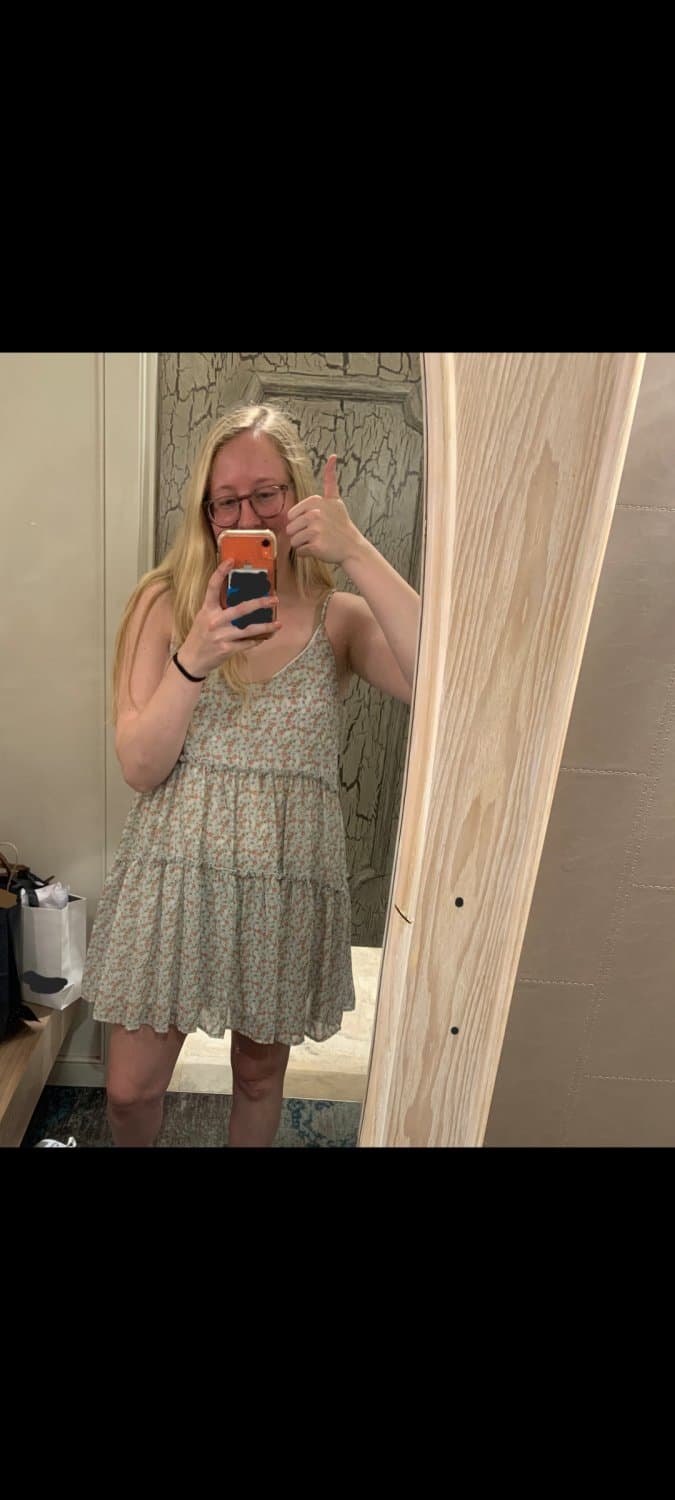 Amateur Thick Blonde Slut Spreads Pussy and Cums on Cam