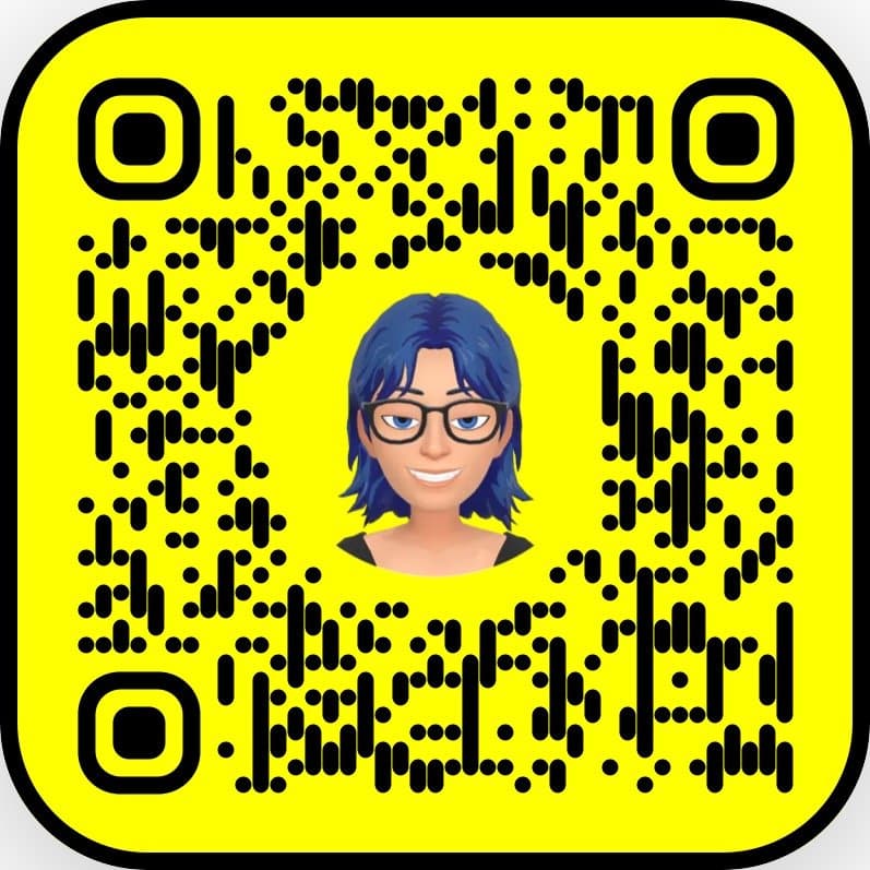 Femboy that wants to start selling! Socials along the pics