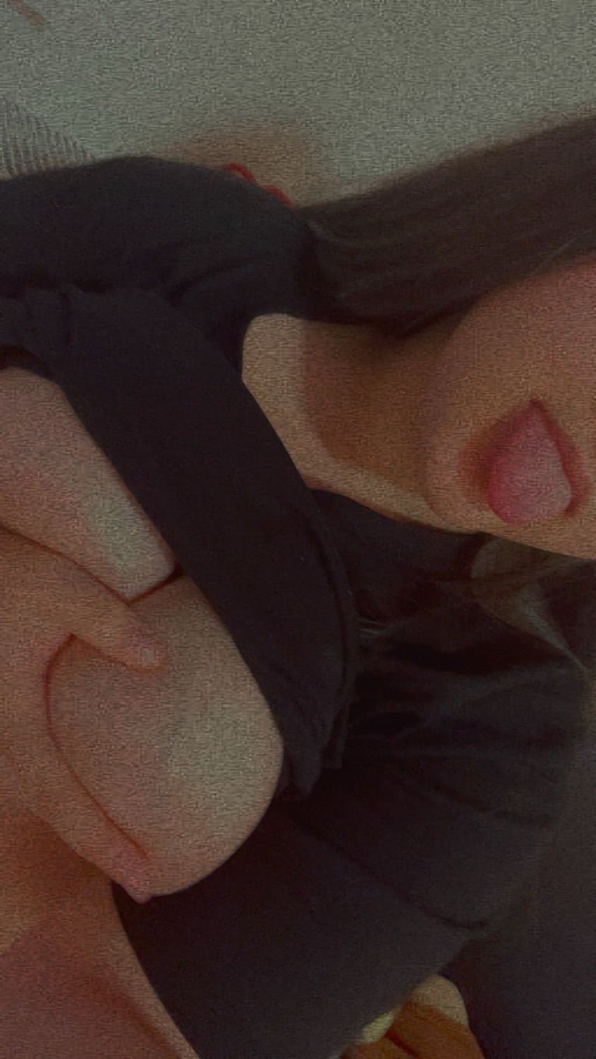 Curvy gf gets her fat wet ass pussy leaked