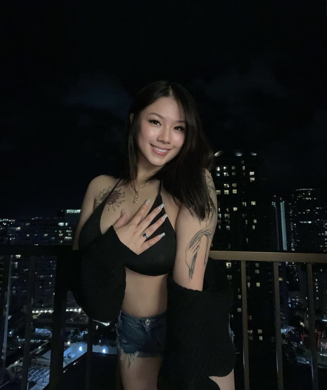 Susan, 22 | Big tits Asian whore wants your cum!