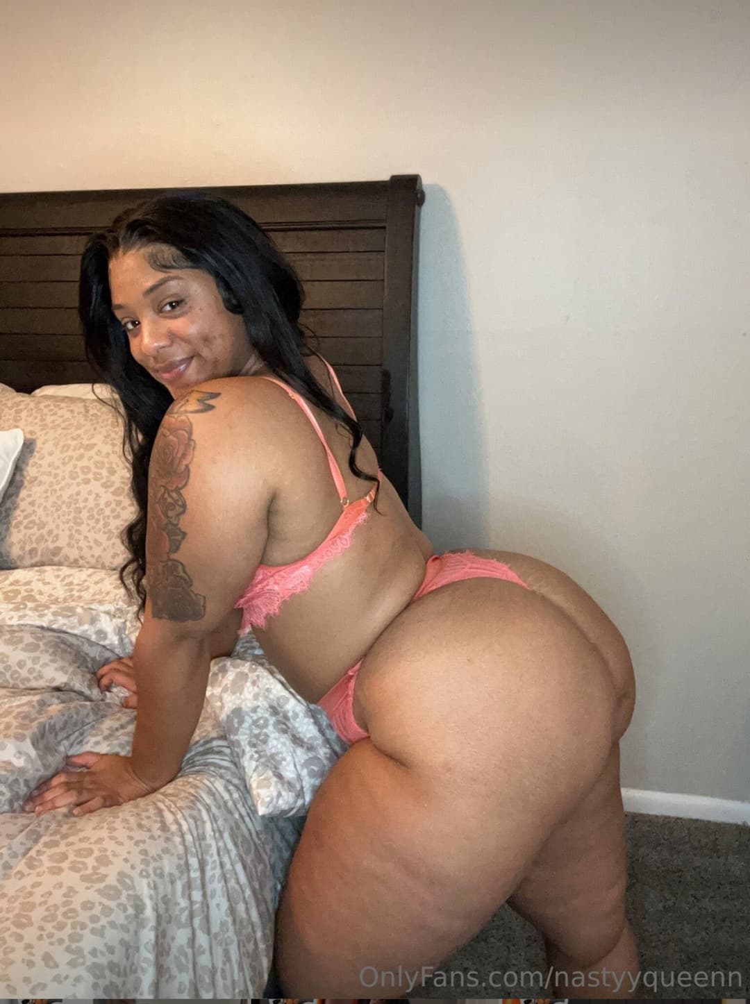 Thick ass brown skin fine shii