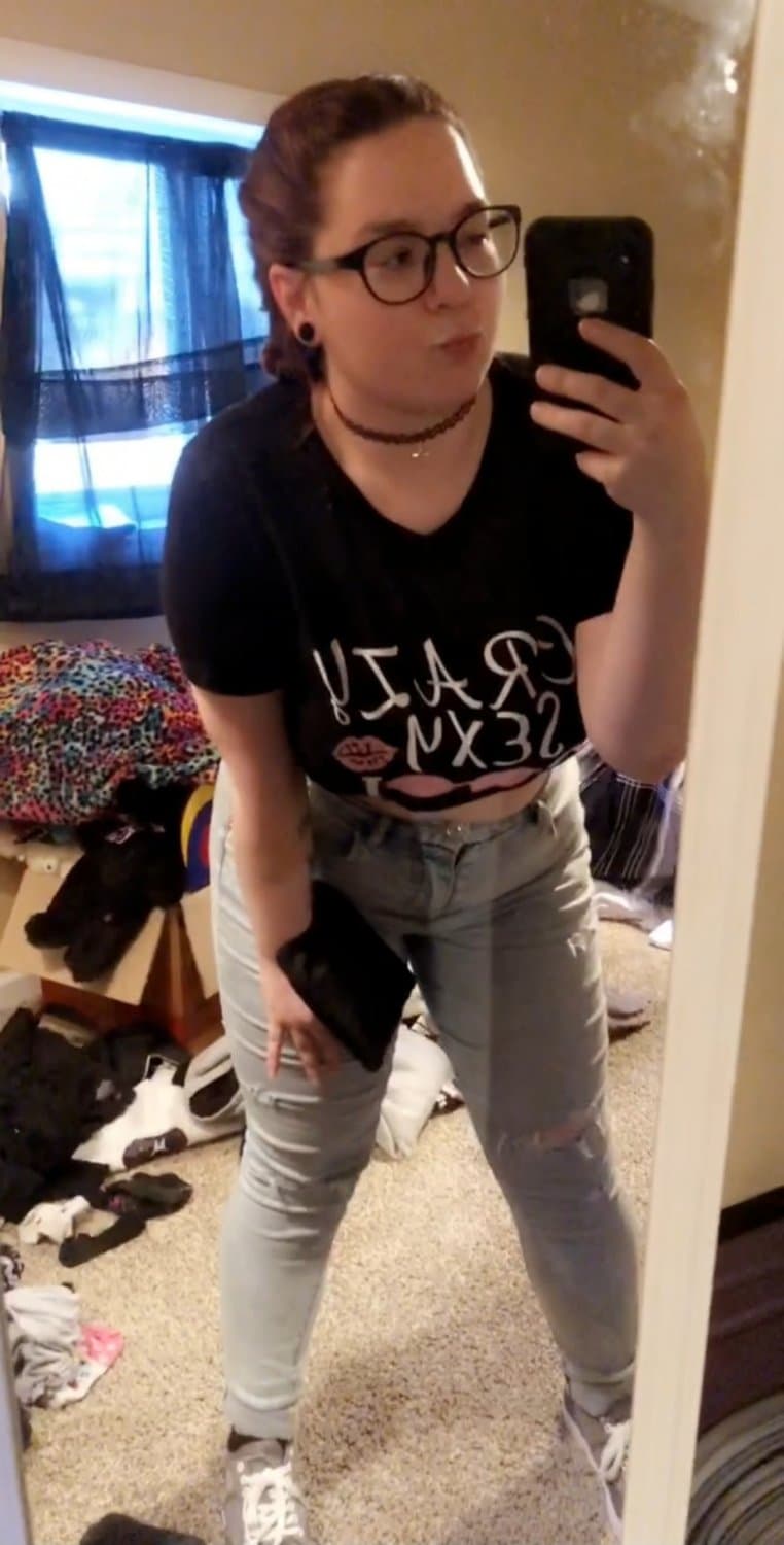 Cutie Hotwife using toy like a good slut & showing dat wet ass pussy