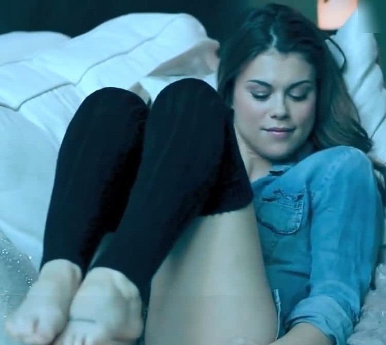 Lindsey Shaw Hot Ass & Big Tits & Banging Body Has Me Leaking! She So Fucking Gorgeous ??