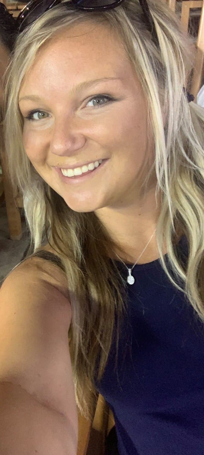 Friends who flash together…end up on the internet together. Alivia, Heather, Ashlee & Lauren