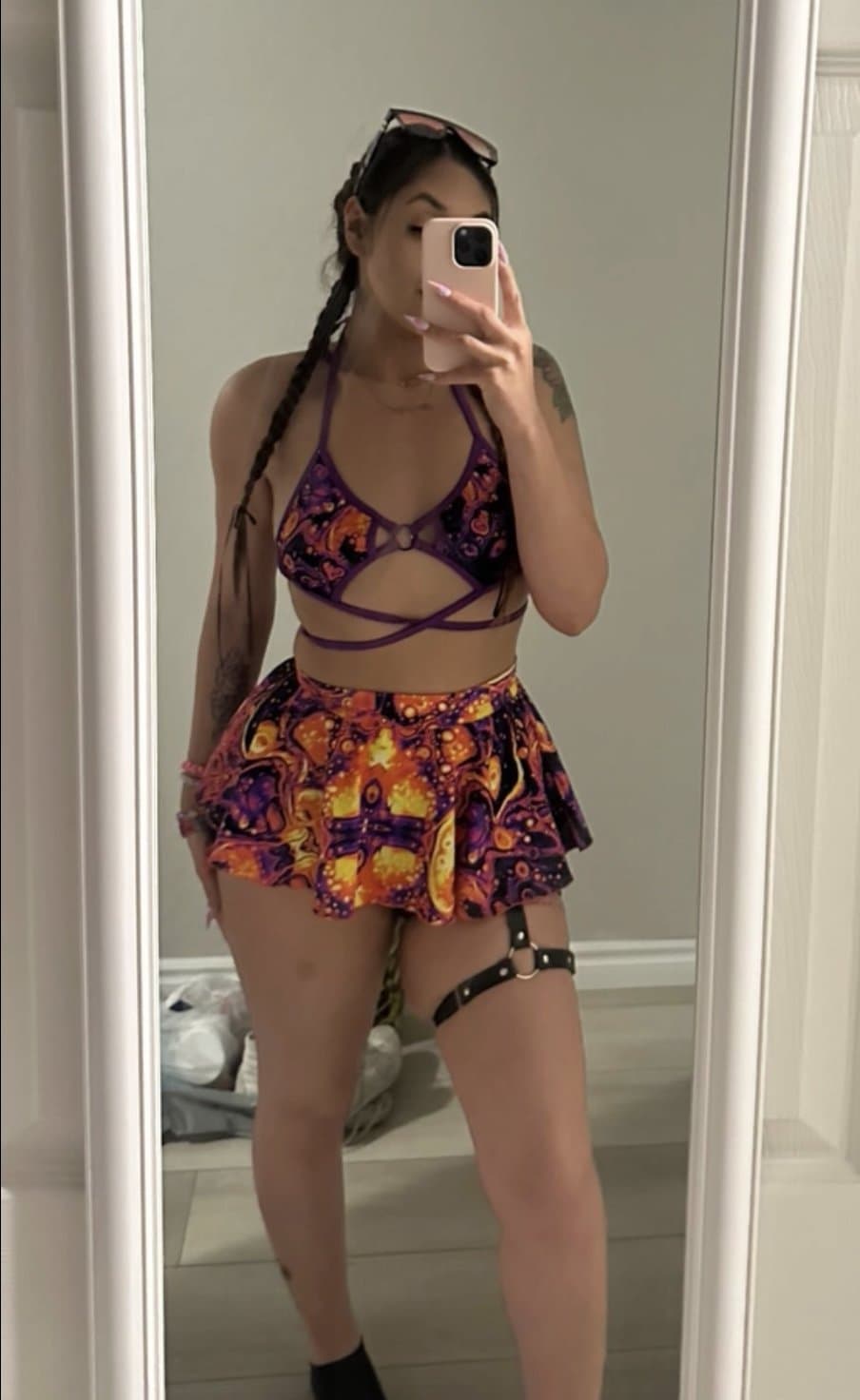 Hope her bf doesn’t mind me showing his girlfriend off on their anniversary. Such a fucking whore