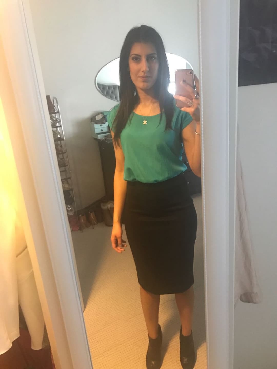 Horny Virginia Indian lawyer Anjali V playing with herself using toys and brush