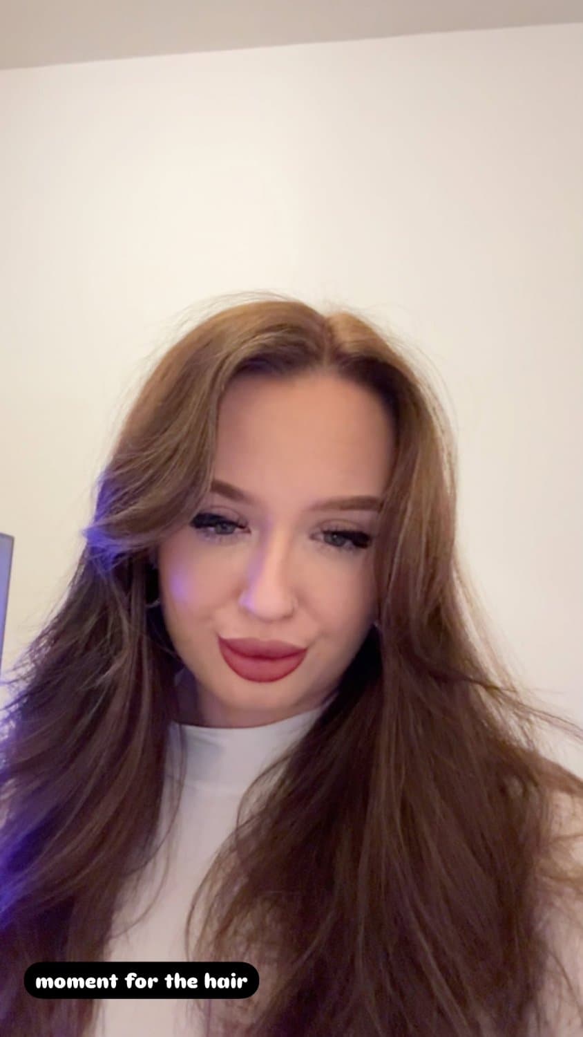 thick gym girl phoebe kitchen 22