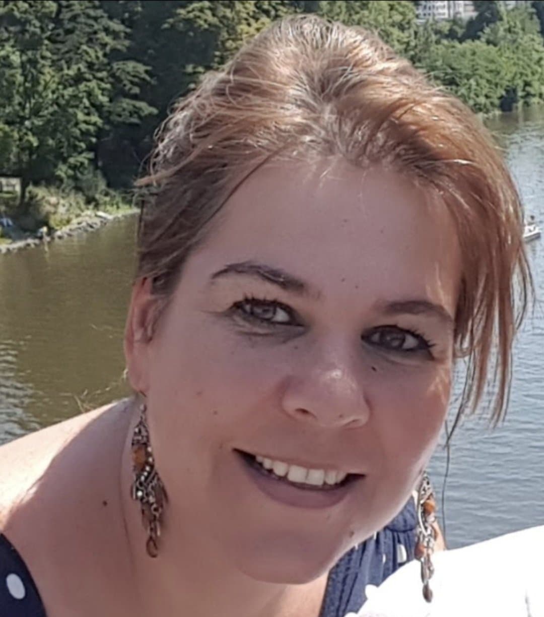 Voyeur, i secretly filmed my wife when i had to check her cunt. No you guys can see her cunt too.