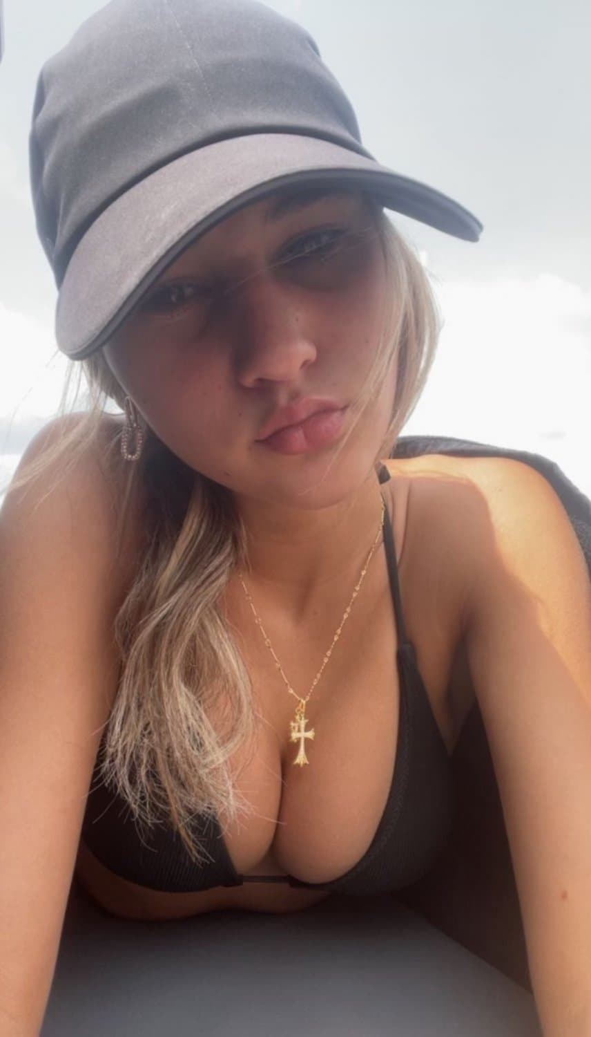 19 yo college freshman takes it in the ass