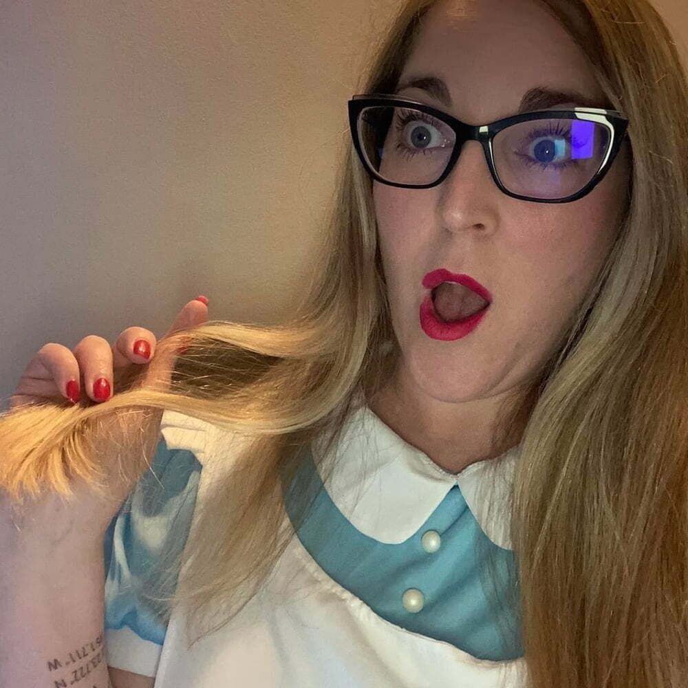 Sexy Stephanie Shown Off