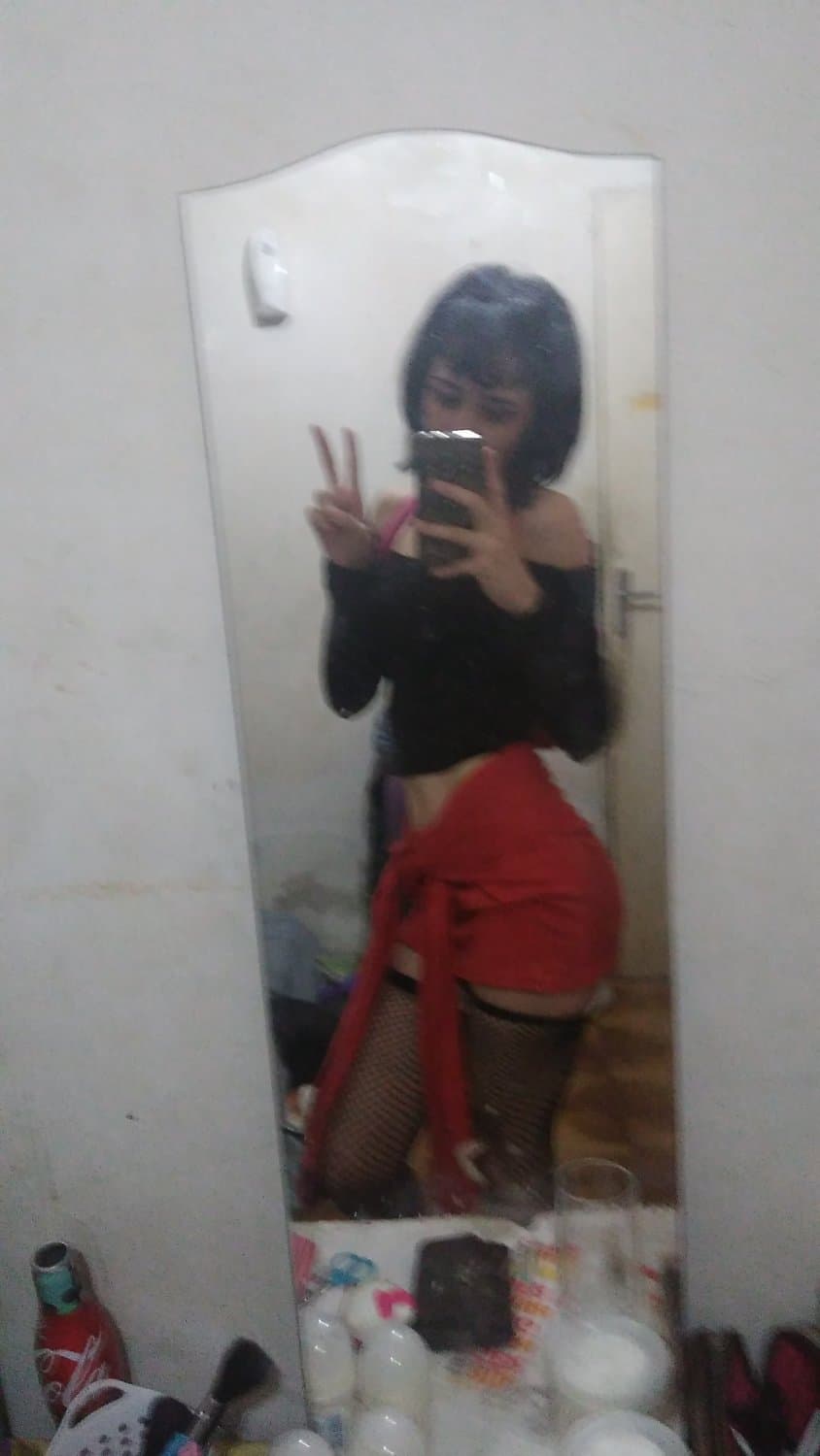 Rockeira puta mandou nudes pros amigos do ficante