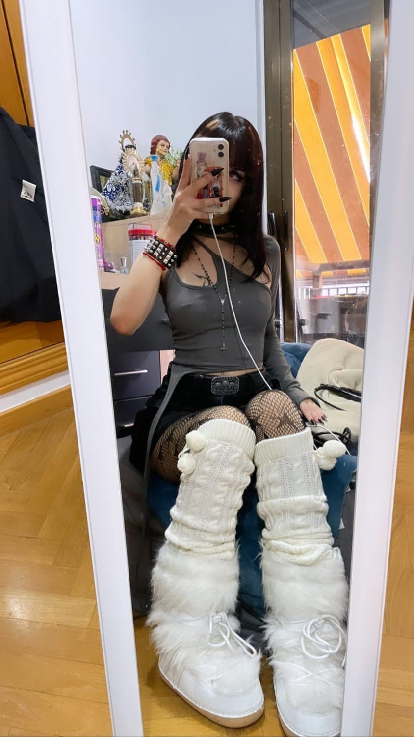 Venezuelan gothic slut