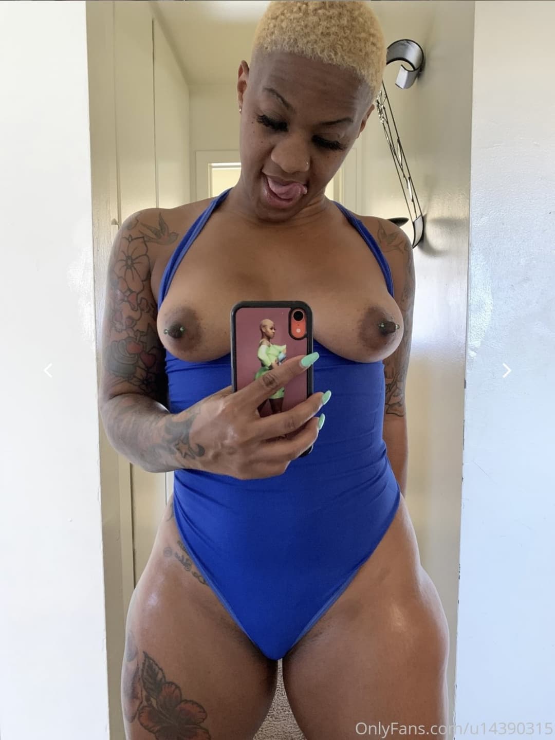 Blonde Ebony dark skin curvy body short hair buzz cut tomboy