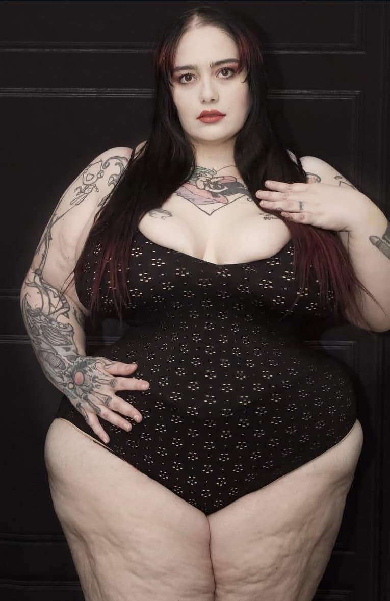 Click to view full size Bbw goth big legs