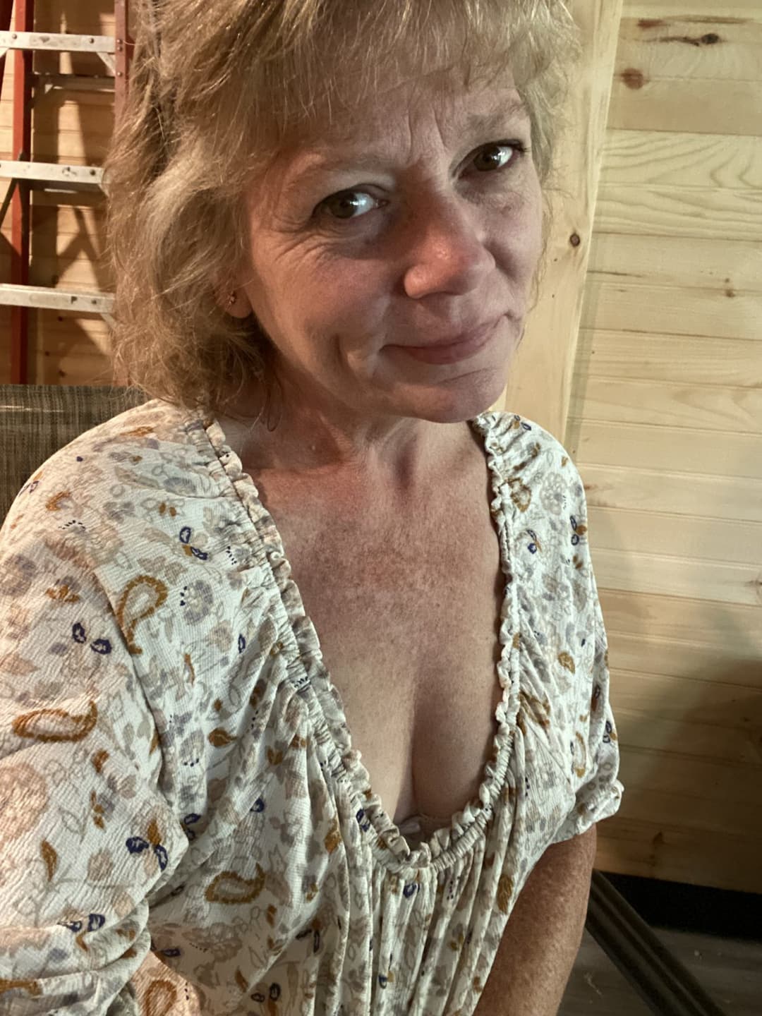 Hotmom sends son naughty vids