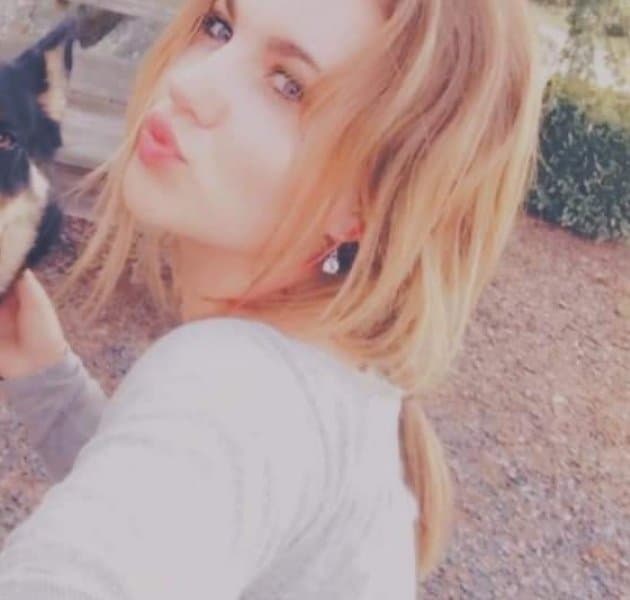 Bull has fallen and lost Easton. Send him you prayers 4QQVEUU76