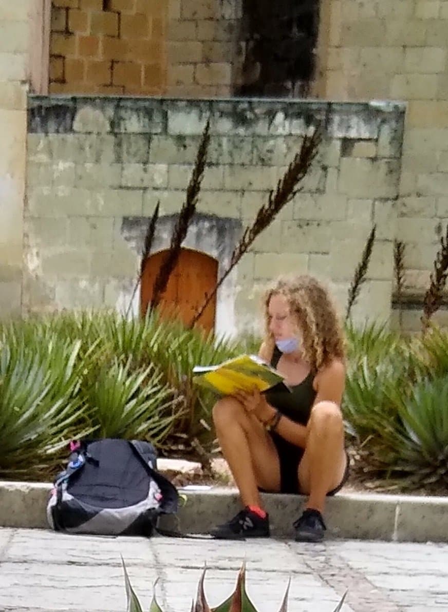 Click to view full size Bare legs cartoonist