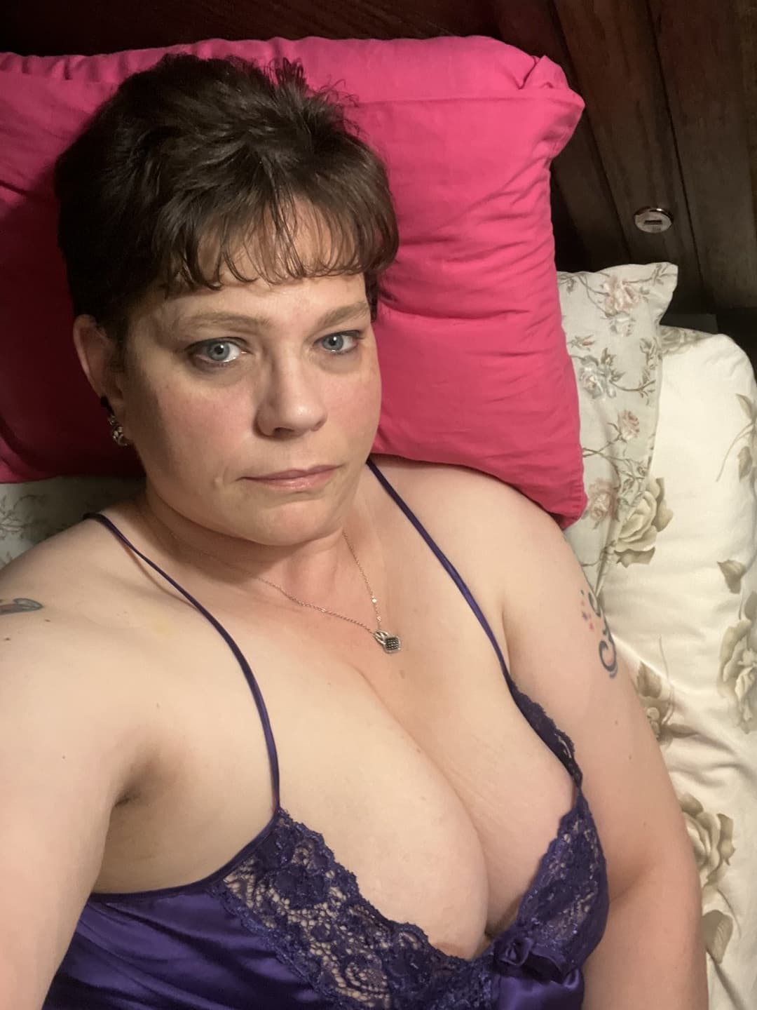 A real slutty ass amateur milf Rachel from Facebook dating