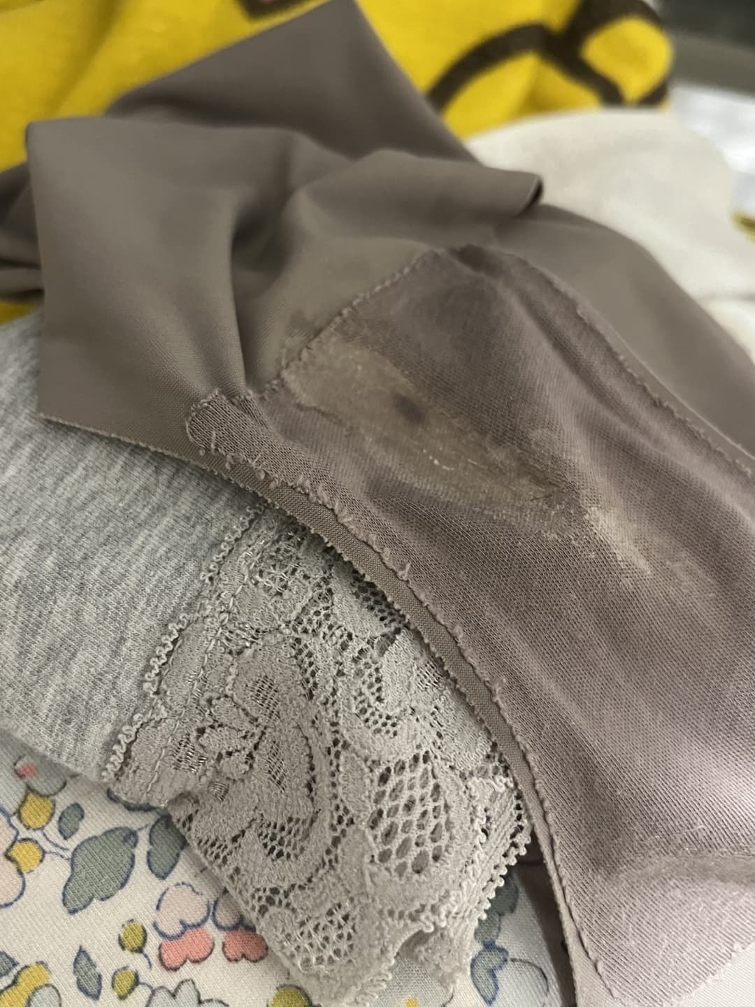 Finally I got my mom under skirt shot and actual wore panties haha. Smell is insane...