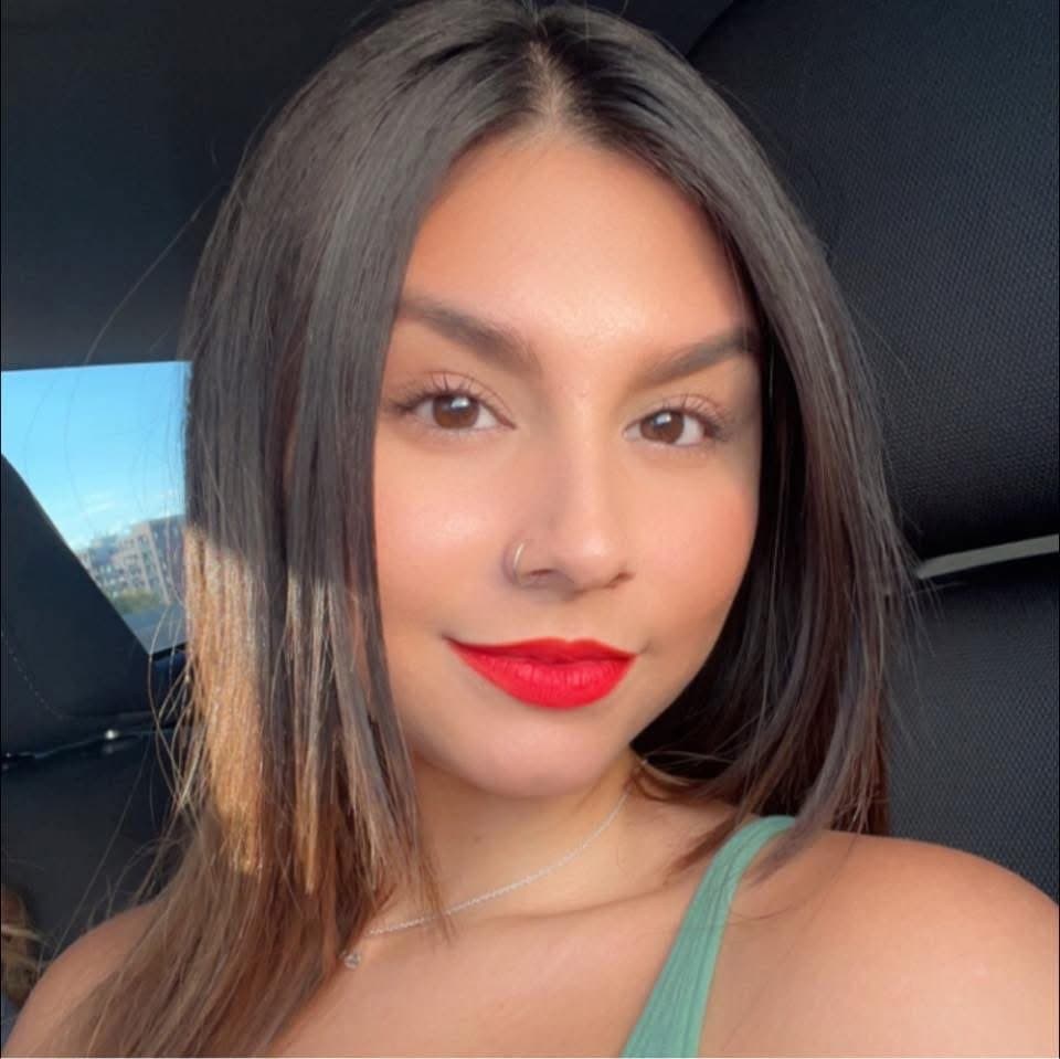 Romeoville IL baddie Kari Rodriguez with a fat ass