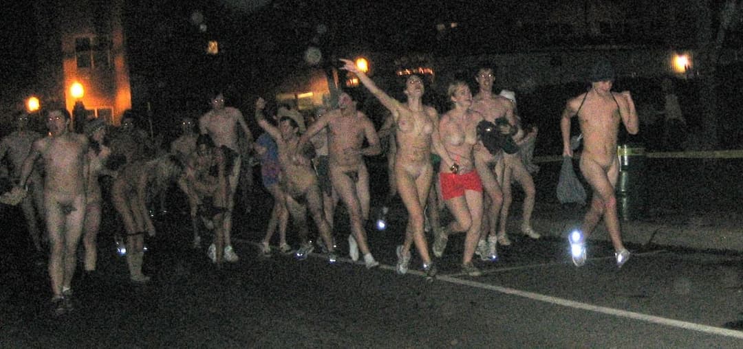 Passeio Mundial de Bicicleta Nua