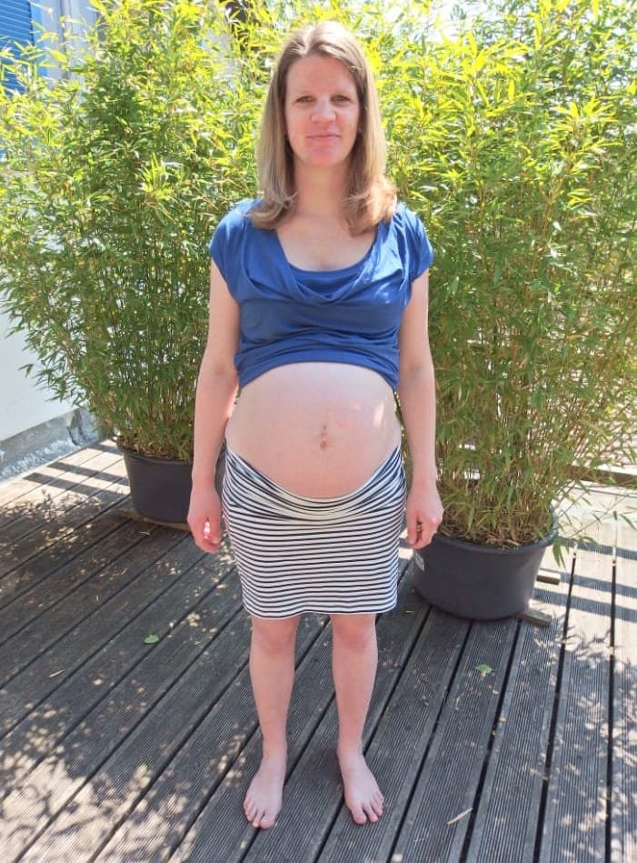 Click to view full size Stefanie Lenz, skiny housewife from Germany