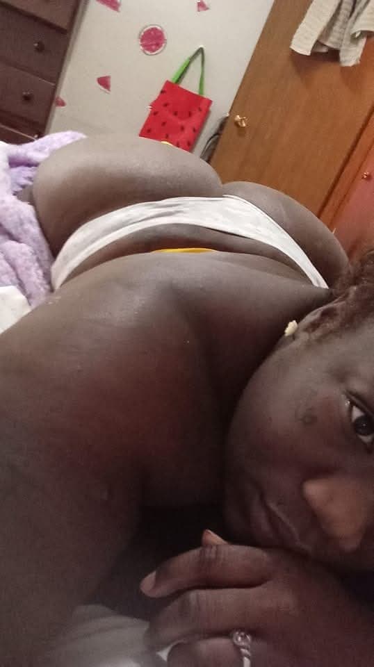 HUGE THICK MEGA EBONY BBW BUG OLE JUICY ASS BOOTY