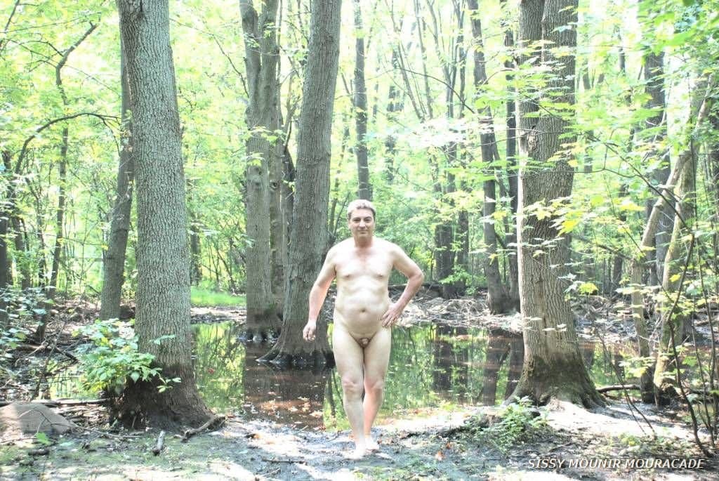 MOUNIR MOURACADE NUDE IN A PUBLIC PARK