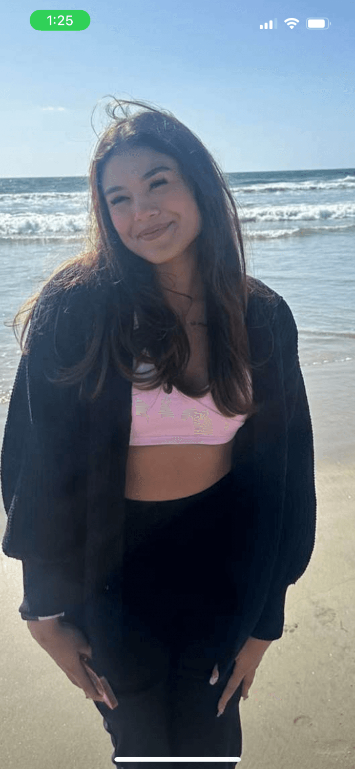 My hot cousin. Nice body with nice ass.I have plenty more DM for more or comment for me to post more