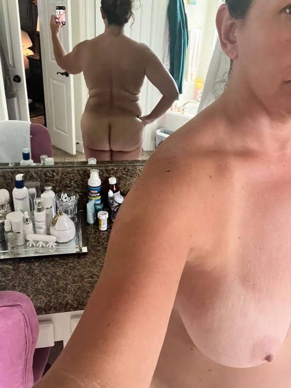 Leanne is a Beautiful MILF Realtor Hotwife, those Amazing Tits and that Body. Aged To Perfection??