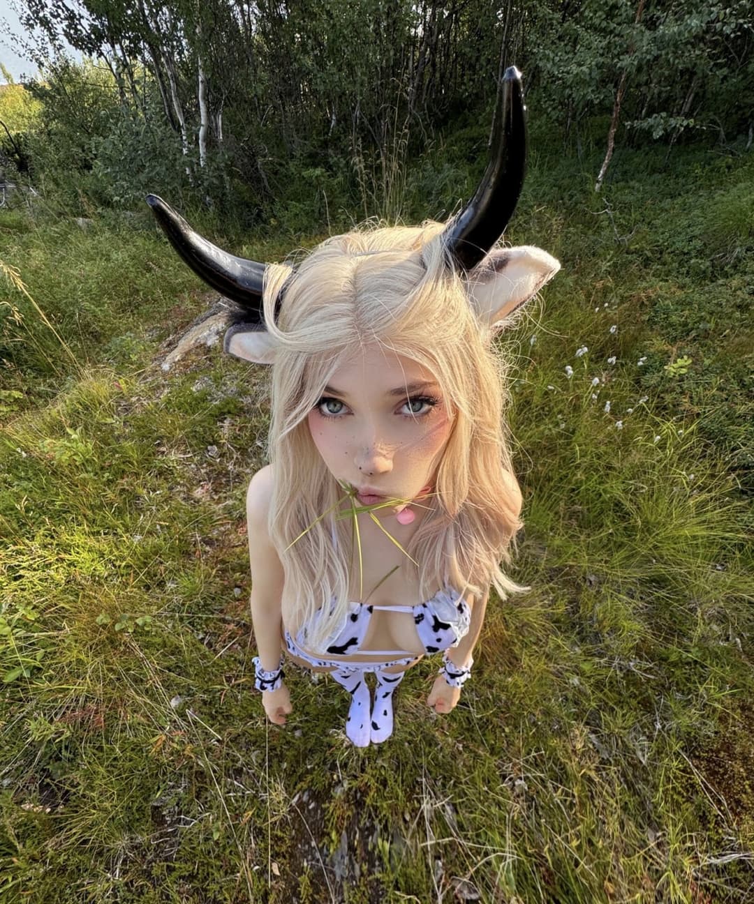 Cosplaying slut takes facial