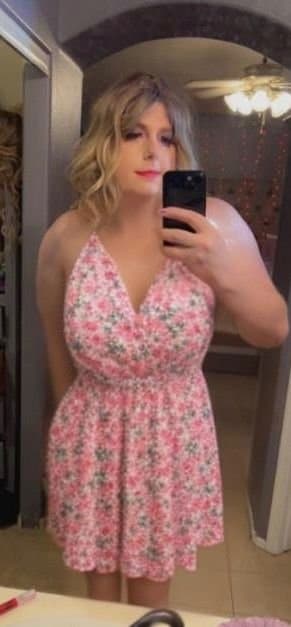 Stacie showing her body