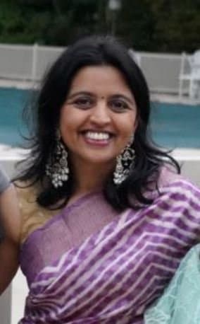 desi Indian aunty takes a load of dicks