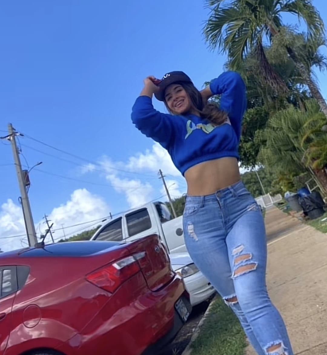 My IRL Puerto Rican teen slut loves shaking her thick ass for gooners cum for this tight waist slut