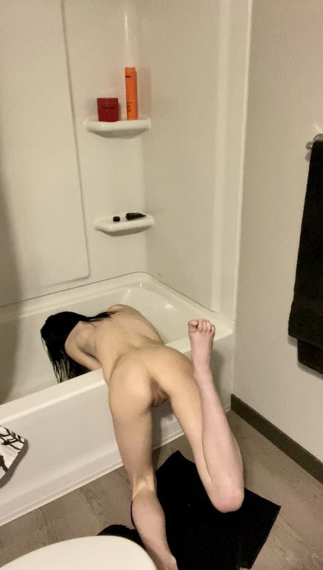 25-0221 - Skinny Sluts Are Fun To Bone