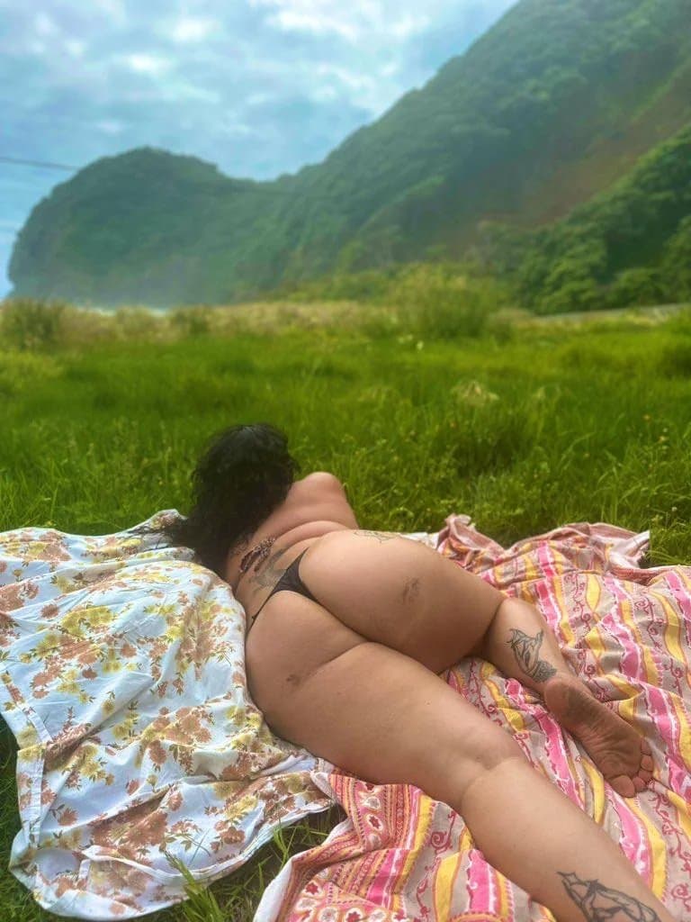 Click to view full size Fat Islander Slut from New Zealand