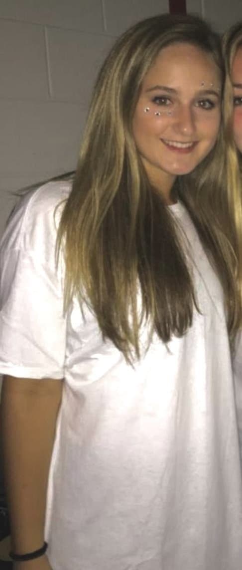 I snuck RISKY nude pics after taking this teen’s virginity