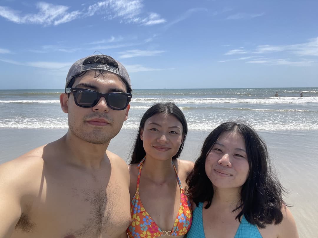 <<beach vacation with husband and bestie<3>>
