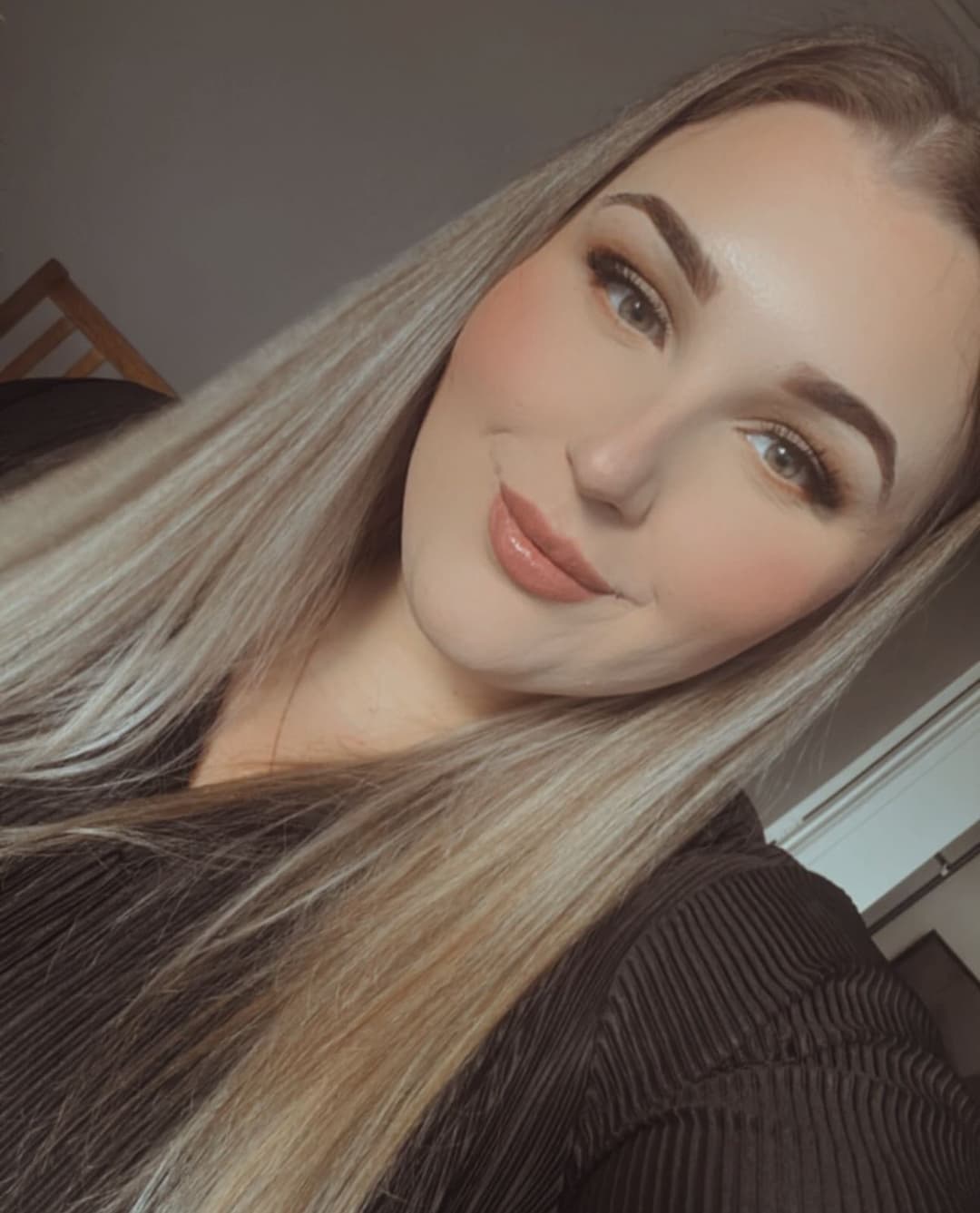 Kik fitfunseeker to discuss this blonde Aussie bbw and her fuckable face and DSLs. Tribs, edits, cap