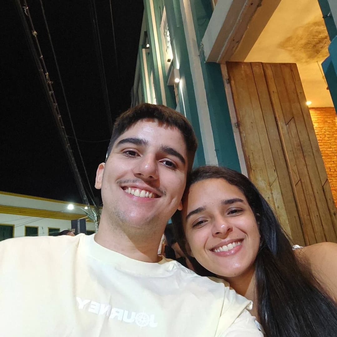 Casal amador vaza na Net fazendo amor