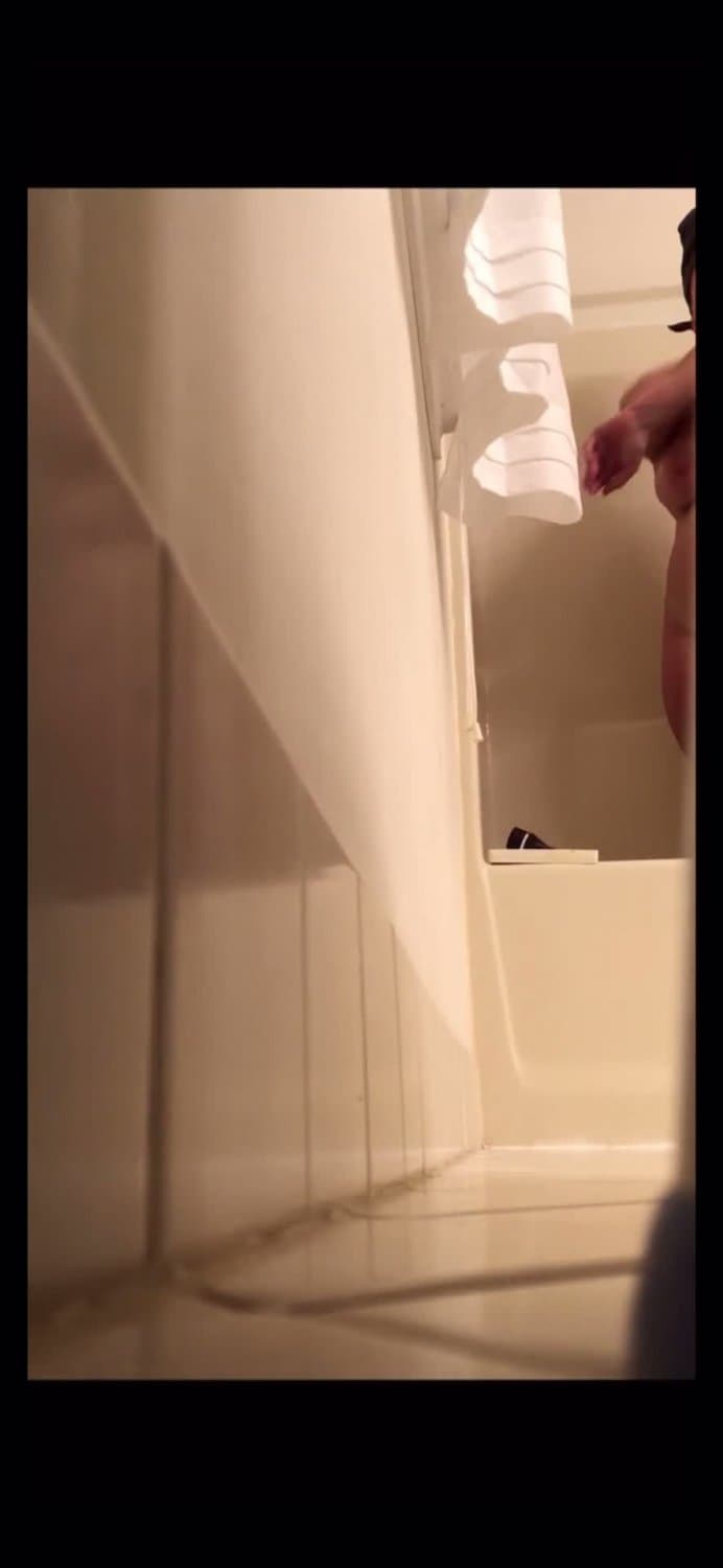 Spying on my sexy bbw aunt Monica in the shower