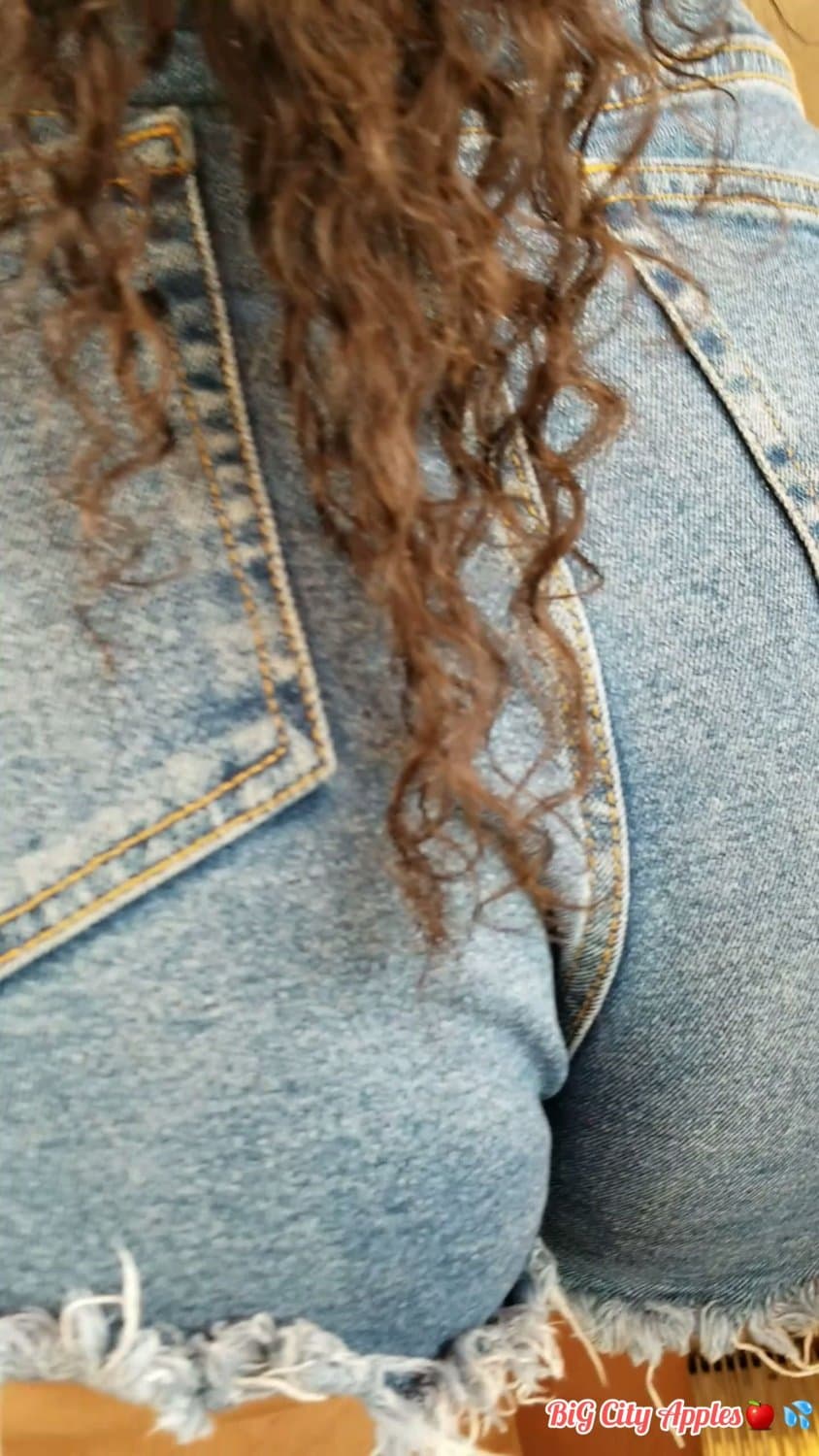 ??JUICY DAISY DUKES??