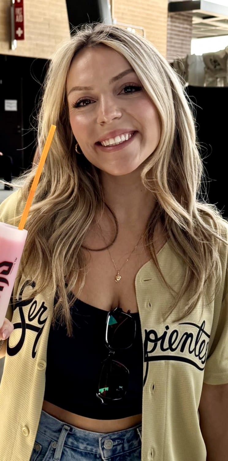 Dumb blonde bitch needs a load shot on those dimples