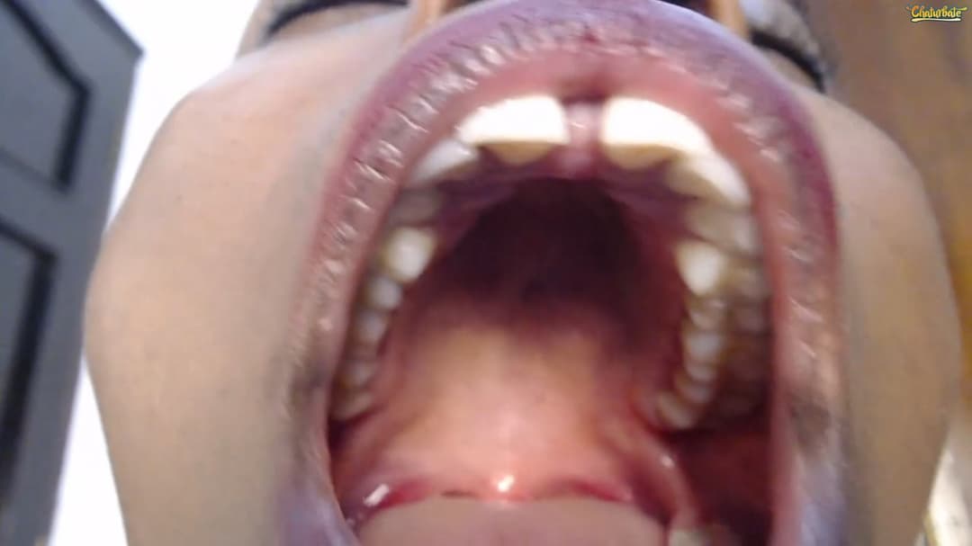 Sexy webcam African babe mouth fetish